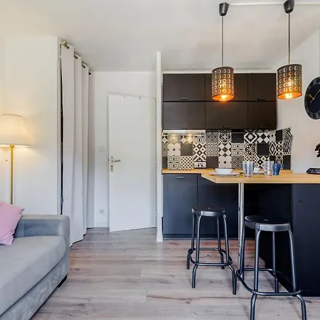 Apartment Les Aigues Marines By Interhome